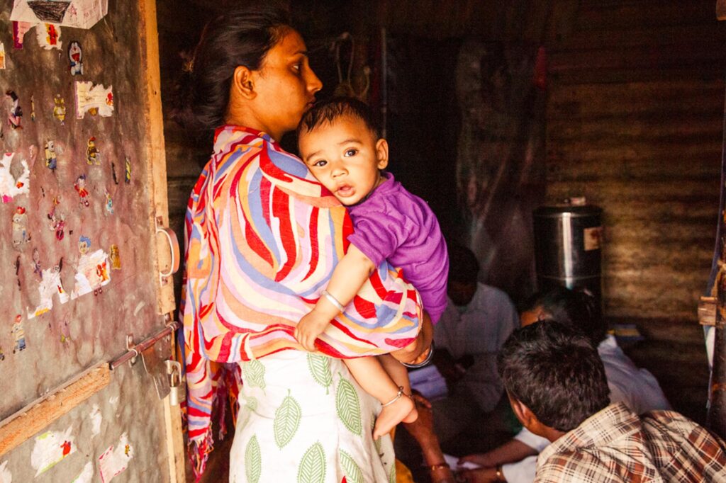 nepal woman with a child